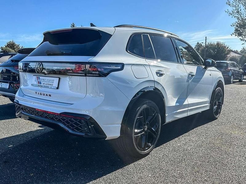 Gebraucht VW Tiguan R-line 193 PS (141 kW) 2024 Weiß SUV