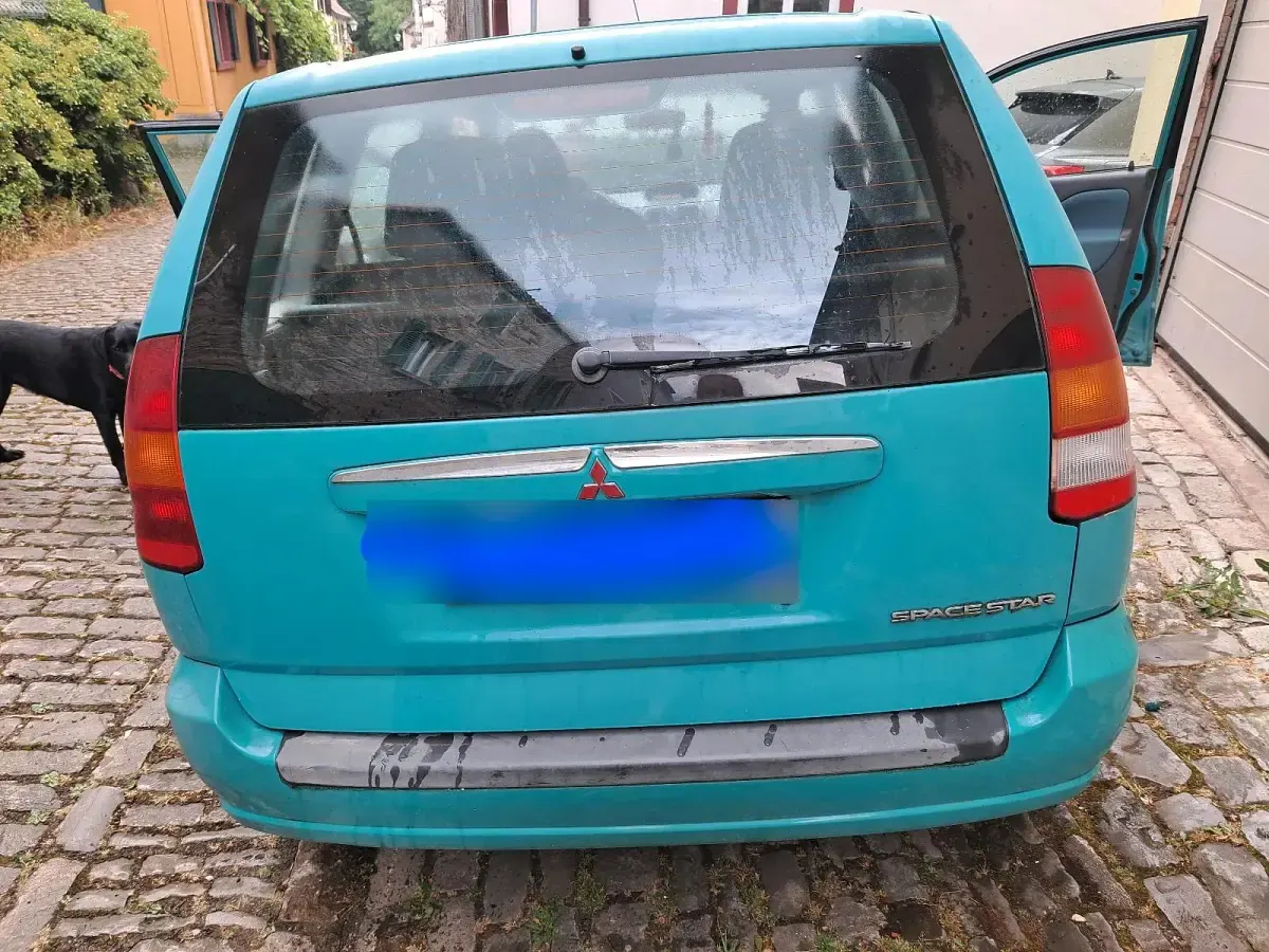 Gebraucht Mitsubishi Space Star 83 PS (61 kW) 2000 Grün Van / Kleinbus