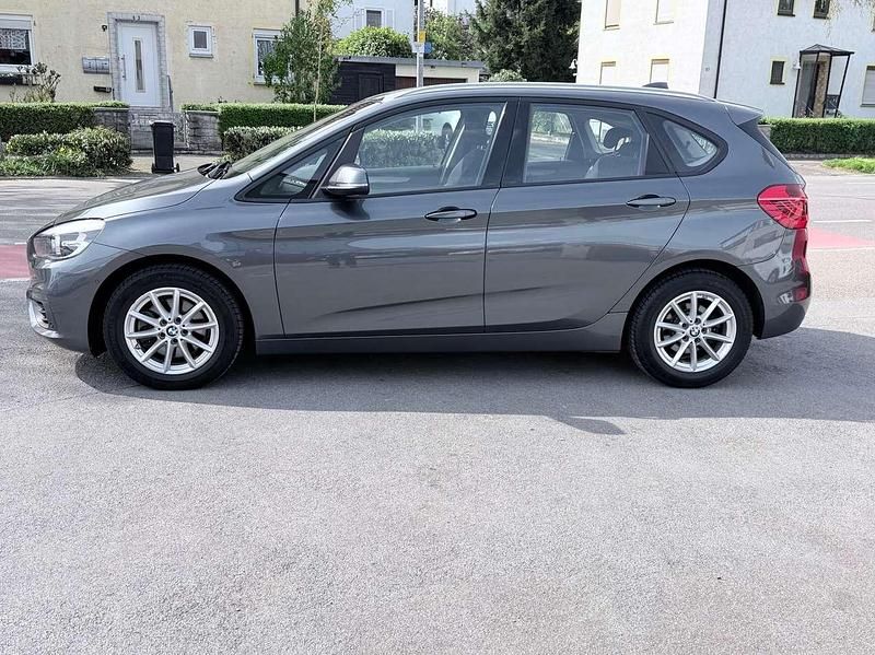 Gebraucht BMW 218 136 PS (100 kW) 2015 Mineralgrau metallic Van / Kleinbus