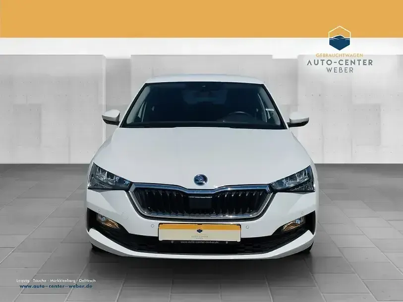 Gebraucht Skoda Scala Tour 110 PS (80 kW) 2023 Weiß Kleinwagen
