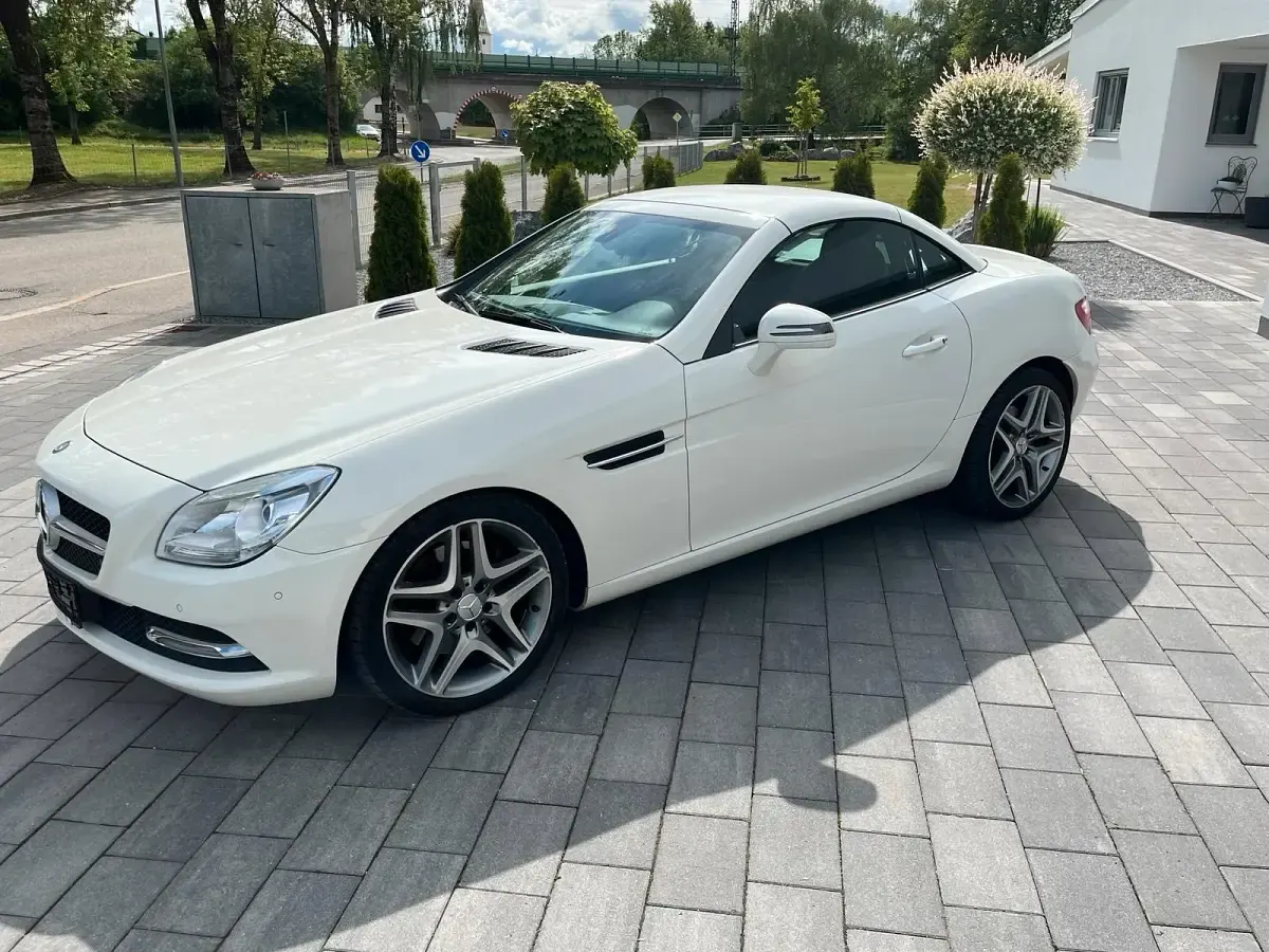 Gebraucht Mercedes SLK250 204 PS (150 kW) 2013 Weiß Cabrio