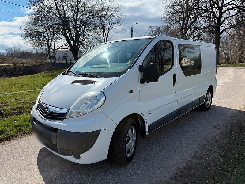 Gebraucht Opel Vivaro 115 PS (84 kW) 2008 Weiß Van / Kleinbus