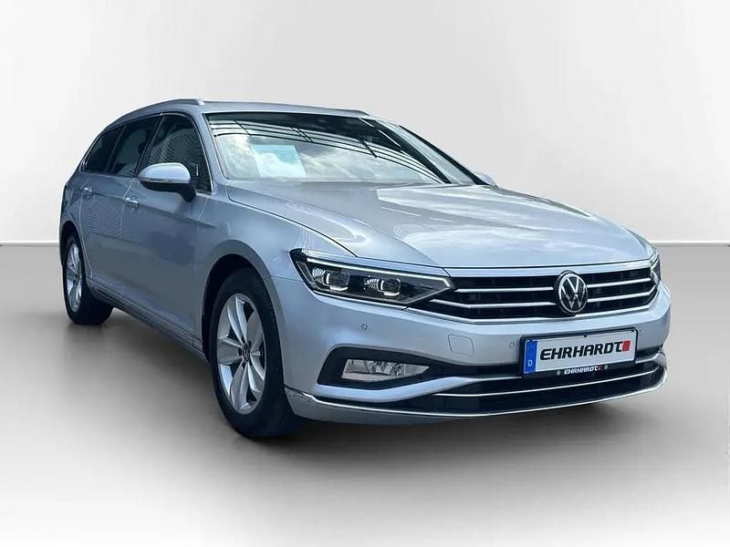 Gebraucht VW Passat Elegance 200 PS (147 kW) 2022 Silber Kombi