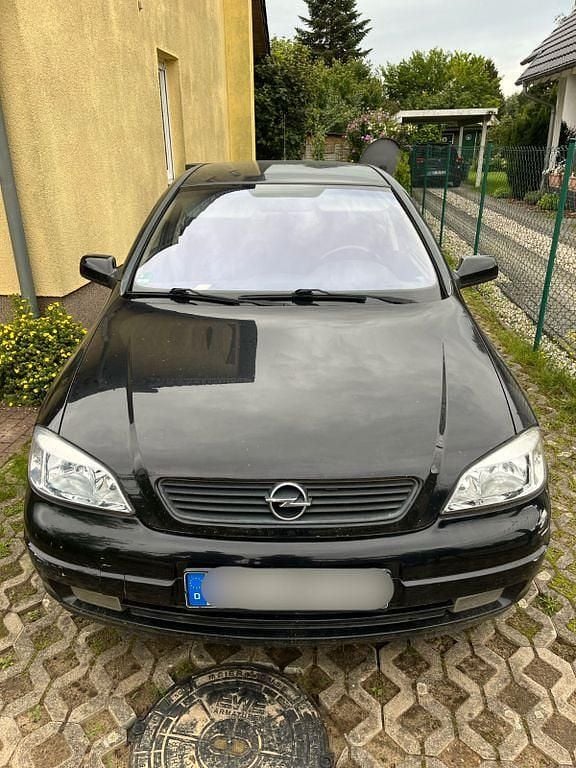 Schwarz Gebraucht 2002 Opel Astra Selection Limousine | 650 € (Guter Preis) - Bild 1/4