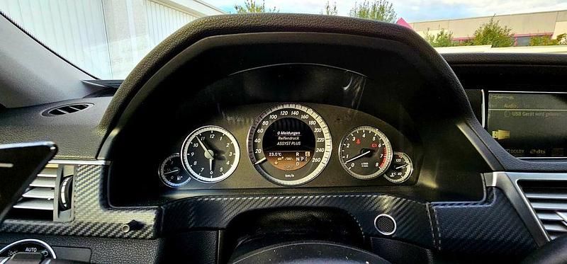 Gebraucht Mercedes E500 408 PS (300 kW) 2011 Silber Limousine