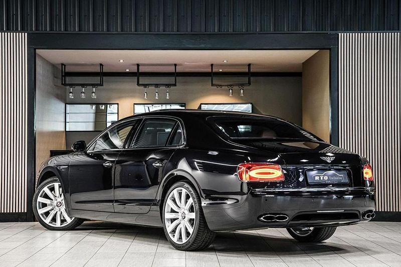 Gebraucht Bentley Flying Spur 507 PS (372 kW) 2016 Schwarz Limousine