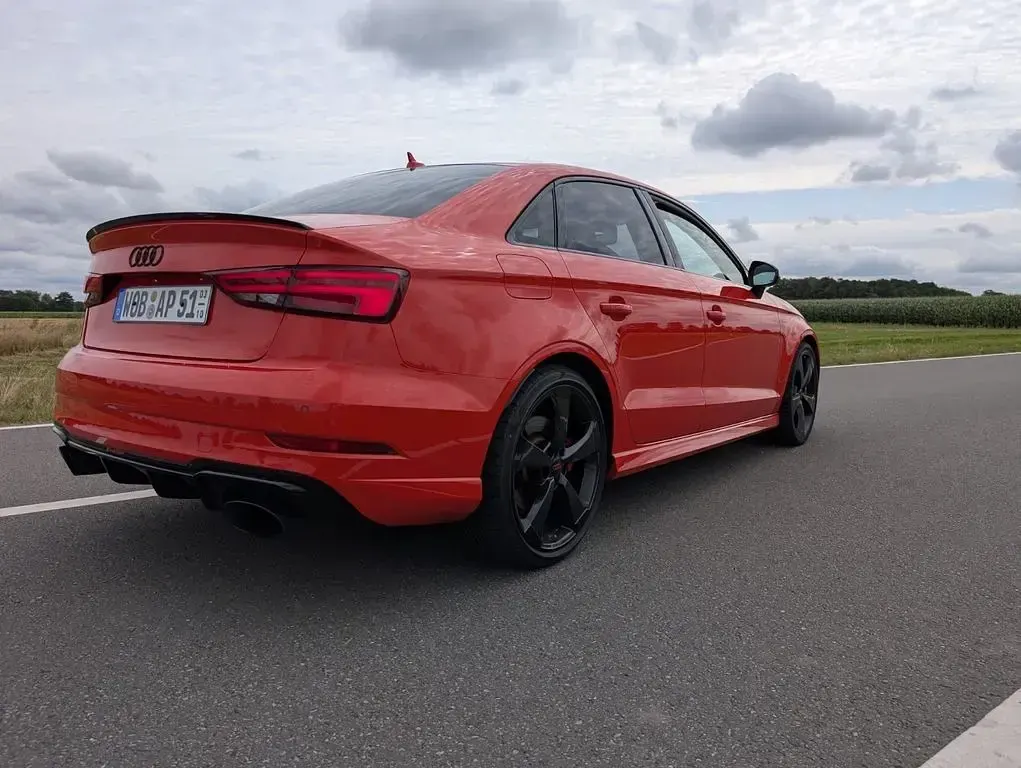 Gebraucht Audi RS3 Sport 400 PS (294 kW) 2018 Rot Limousine