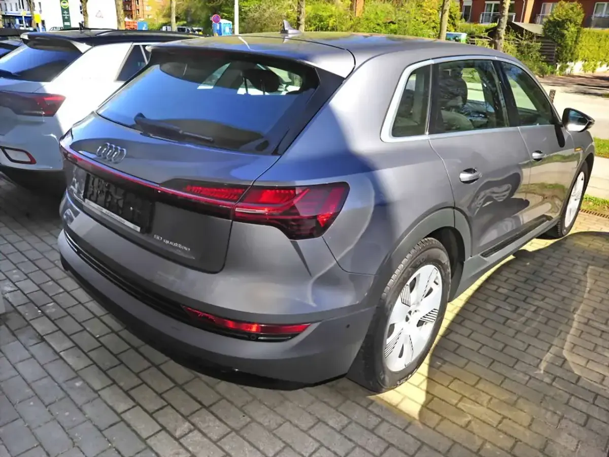 Gebraucht Audi e-tron 230 kW (313 PS) 2020 Grau SUV