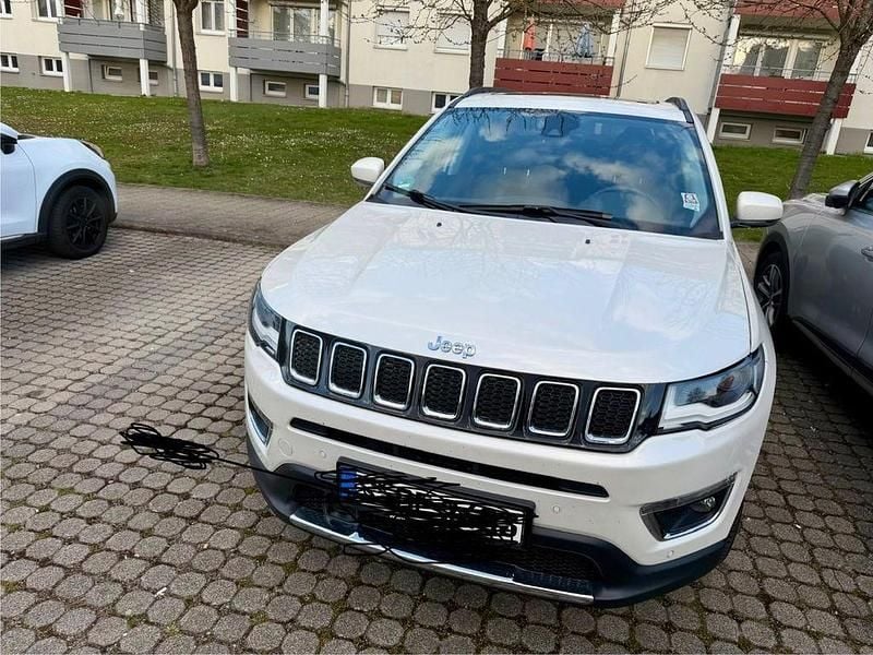 Gebraucht Jeep Compass Limited 170 PS (125 kW) 2018 Weiß SUV
