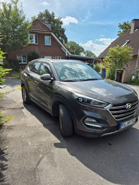 Braun Gebraucht 2016 Hyundai Tucson Turbo SUV | 14.500 € (Guter Preis) - Bild 1/4
