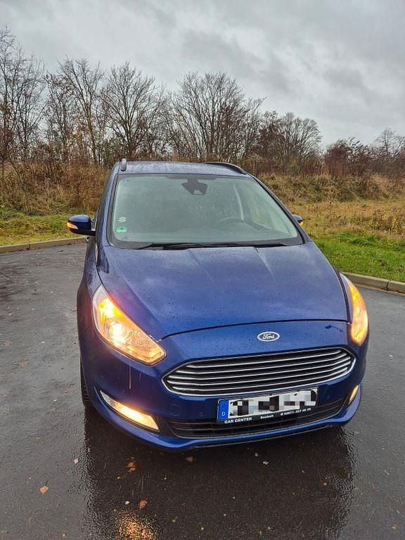 Blau Gebraucht 2018 Ford Galaxy Trend Van / Kleinbus | 12.000 € (Guter Preis) - Bild 1/4