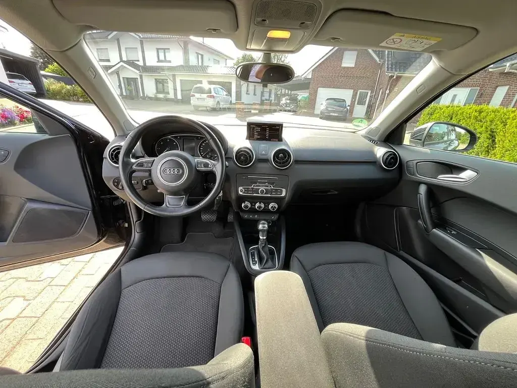 Gebraucht Audi A1 90 PS (66 kW) 2017 Schwarz Kleinwagen