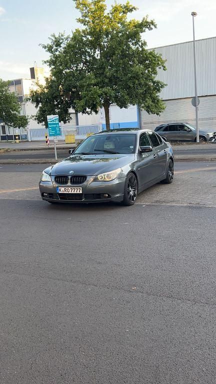 Gebraucht BMW 525 177 PS (130 kW) 2004 Grau Limousine