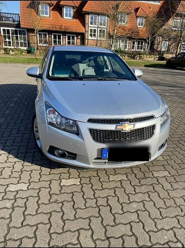 Silber Gebraucht 2010 Chevrolet Cruze Limousine | 1.500 € (Superpreis) - Bild 1/4