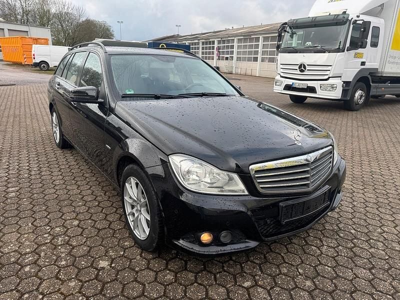 Gebraucht Mercedes C220 170 PS (125 kW) 2012 Schwarz Kombi