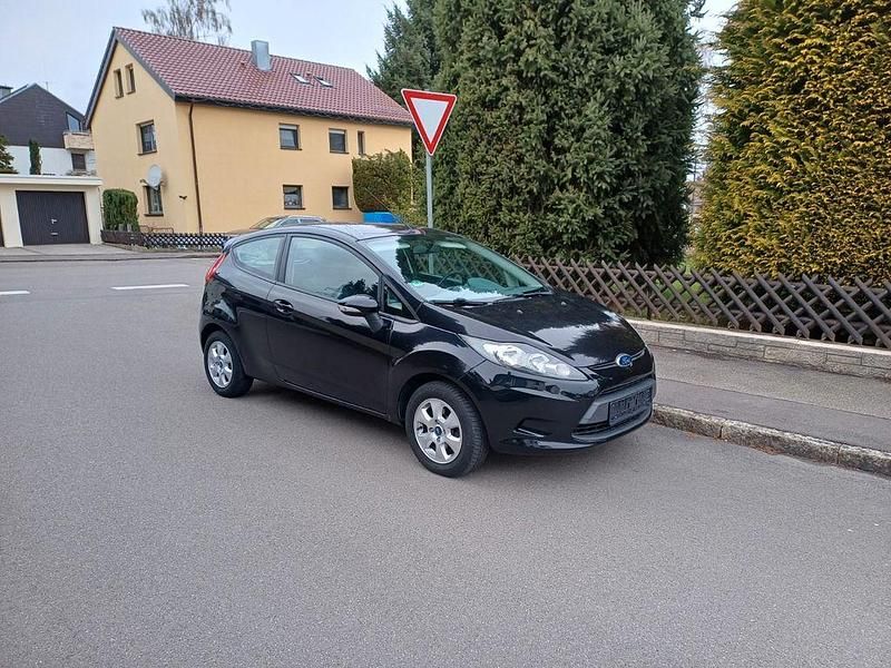 Gebraucht Ford Fiesta Trend 90 PS (66 kW) 2010 Schwarz Kleinwagen