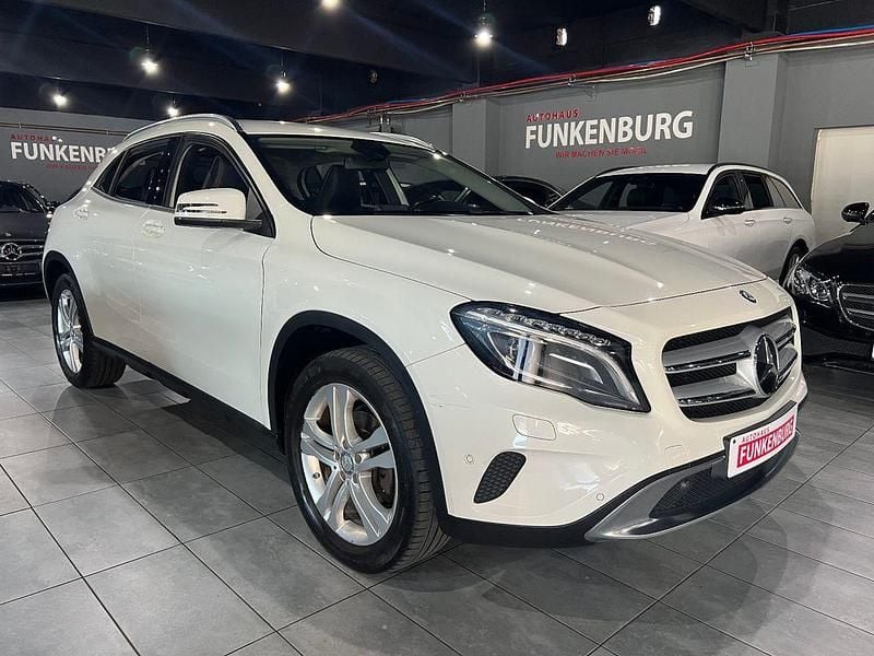Gebraucht Mercedes GLA220 170 PS (125 kW) 2015 Weiß SUV