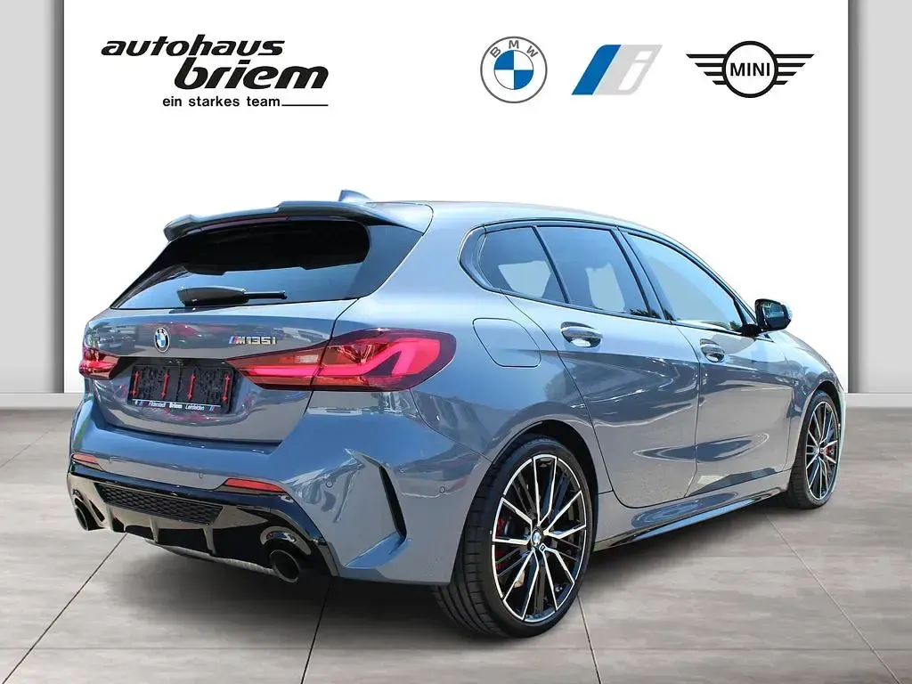 Gebraucht BMW M135 M Sport 306 PS (225 kW) 2023 Grau Kleinwagen