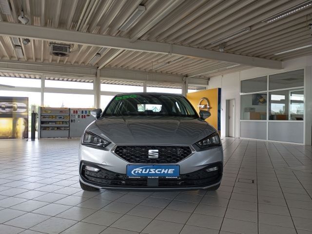 Gebraucht Seat Leon Style 110 PS (80 kW) 2023 Silber Limousine