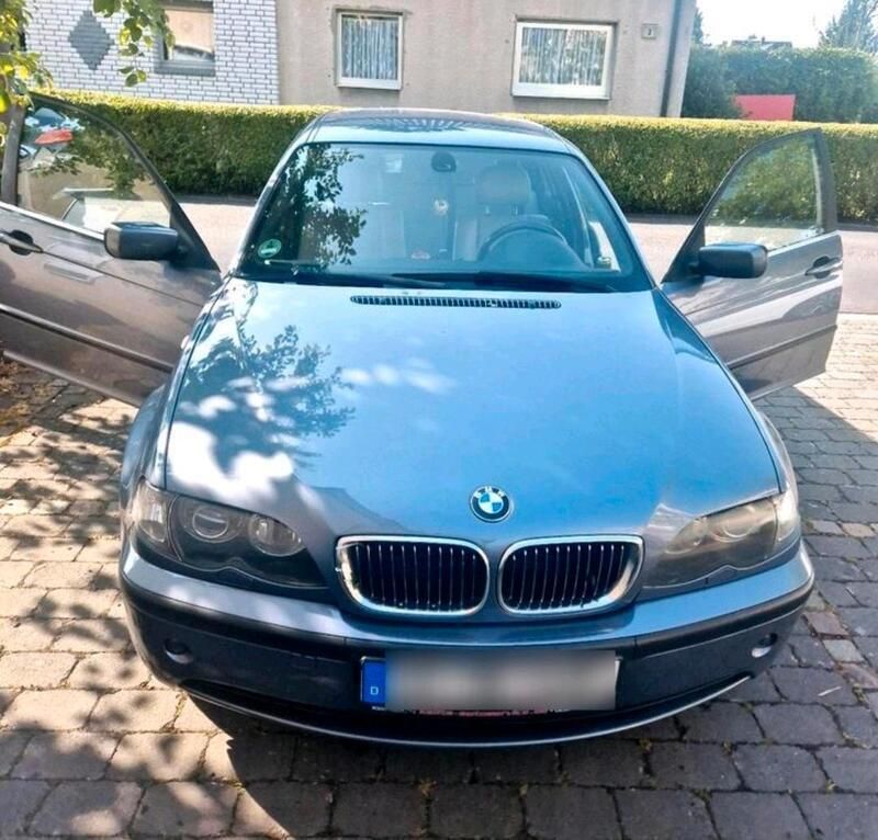 Blau Gebraucht 2004 BMW 320 Kombi | 1.700 € (Guter Preis) - Bild 1/4