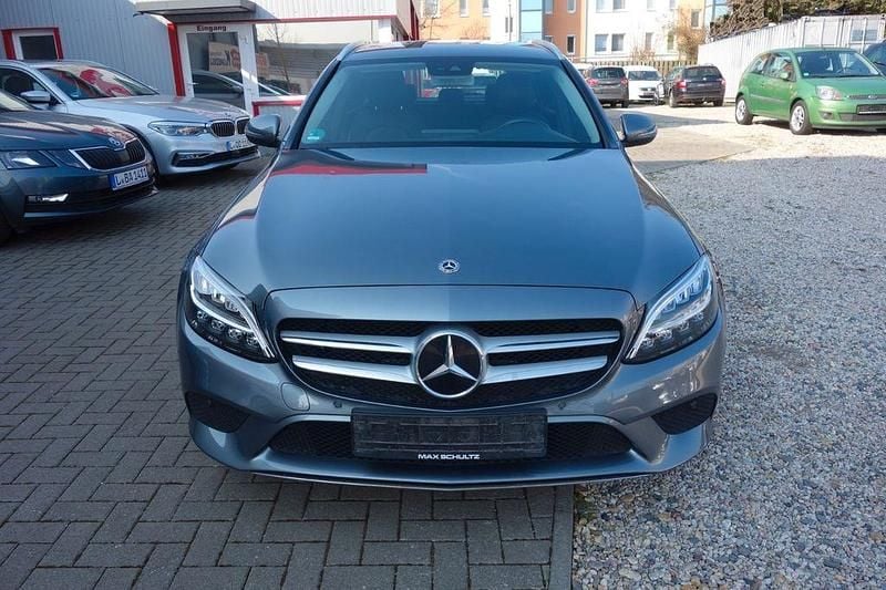 Gebraucht Mercedes C180 156 PS (114 kW) 2019 Grau Kombi