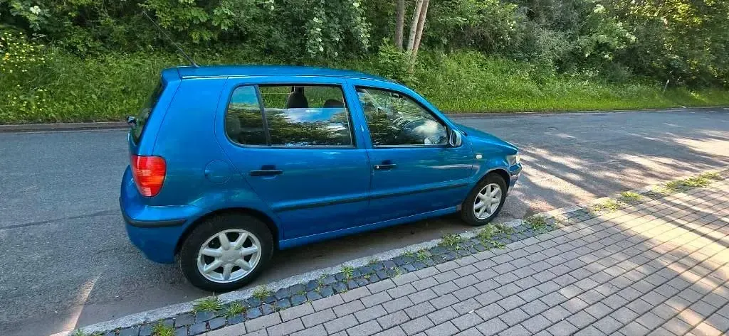 Gebraucht VW Polo 60 PS (44 kW) 2000 Blau Kleinwagen