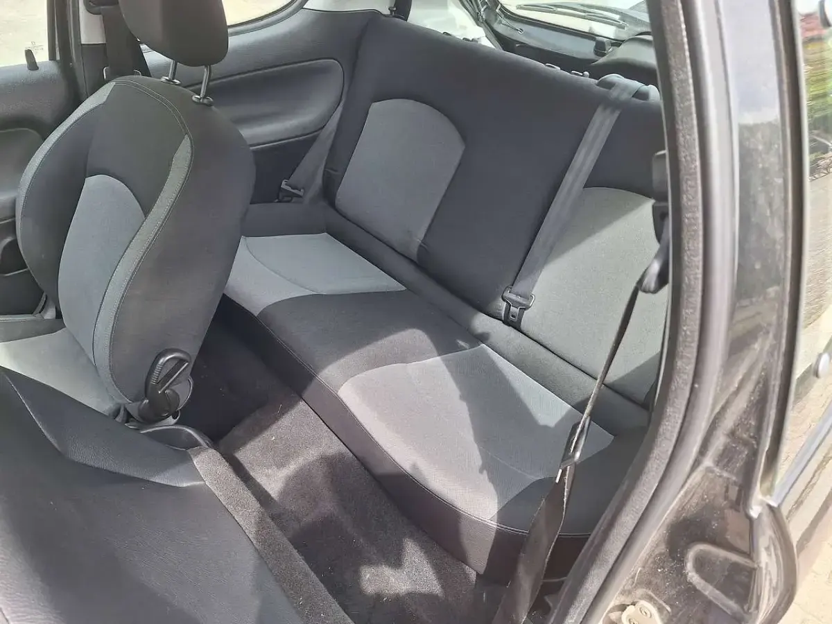 Gebraucht Peugeot 206 Tendance 75 PS (55 kW) 2007 Schwarz Limousine