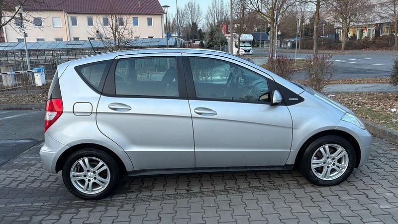 Gebraucht Mercedes A160 Elegance 95 PS (69 kW) 2011 Silber Kombi