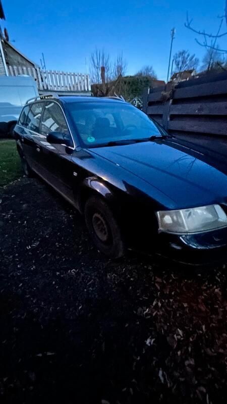 Schwarz Gebraucht 1999 Audi A6 Kombi | 550 € (Superpreis) - Bild 1/4