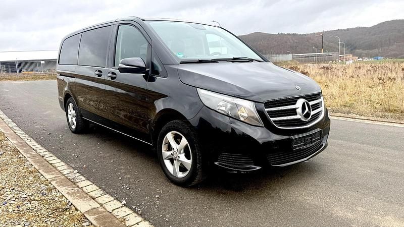 Gebraucht Mercedes V220 163 PS (119 kW) 2017 Schwarz Van / Kleinbus