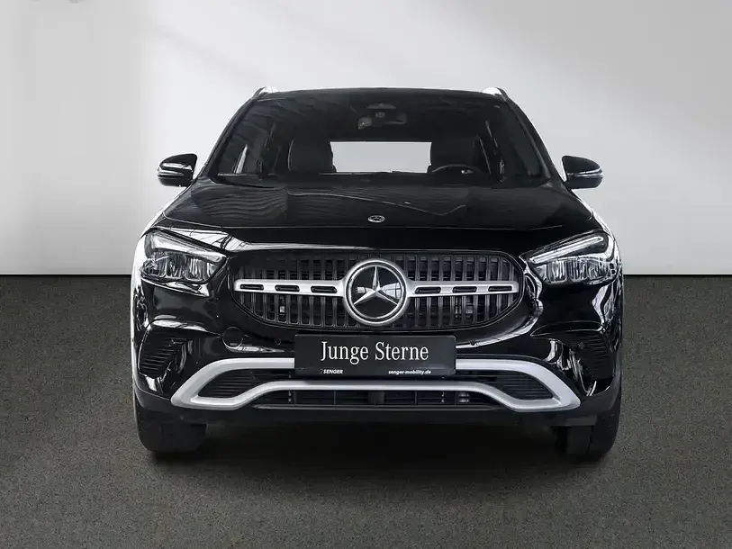 Gebraucht Mercedes GLA200 163 PS (119 kW) 2024 Unilack nachtschwarz SUV
