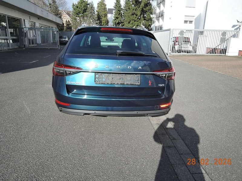 Gebraucht Skoda Superb Style 190 PS (139 kW) 2019 Blau Kombi