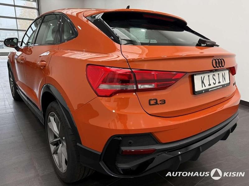 Gebraucht Audi Q3 Sportback S-Line 150 PS (110 kW) 2024 Orange SUV