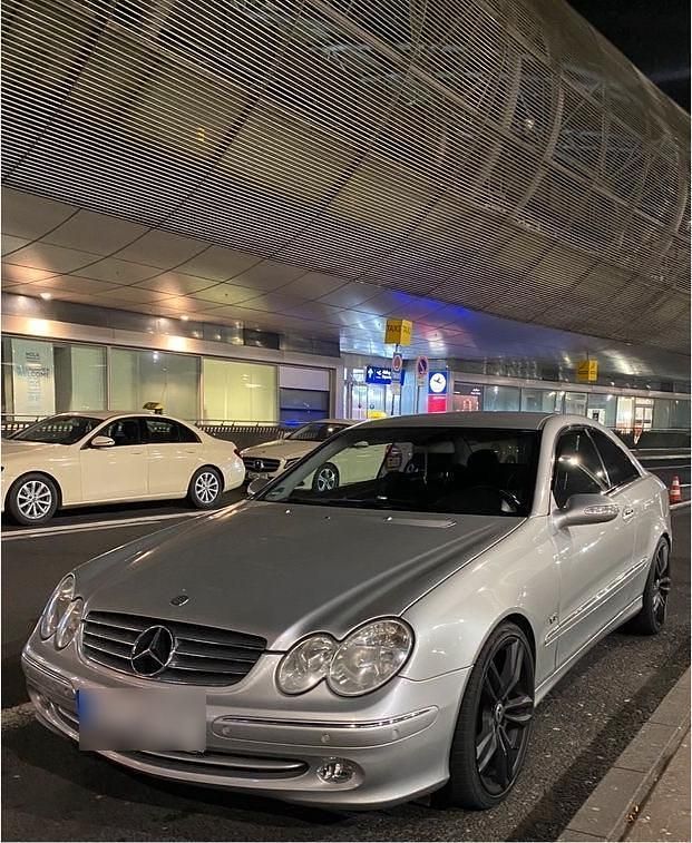 Silber Gebraucht 2002 Mercedes CLK240 Coupé | 8.000 € - Bild 1/4