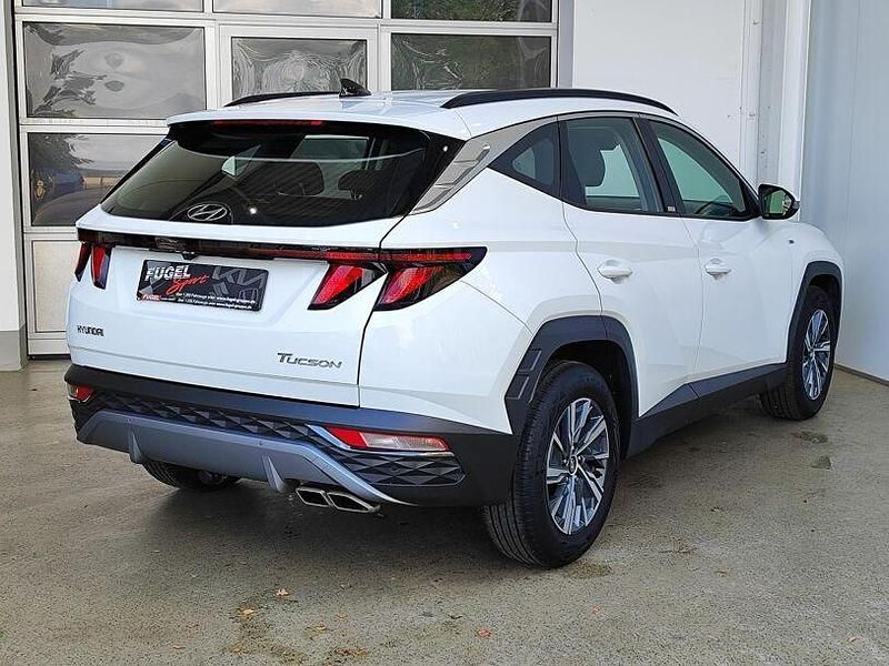 Gebraucht Hyundai Tucson Select 136 PS (100 kW) 2021 Polar white / sol SUV