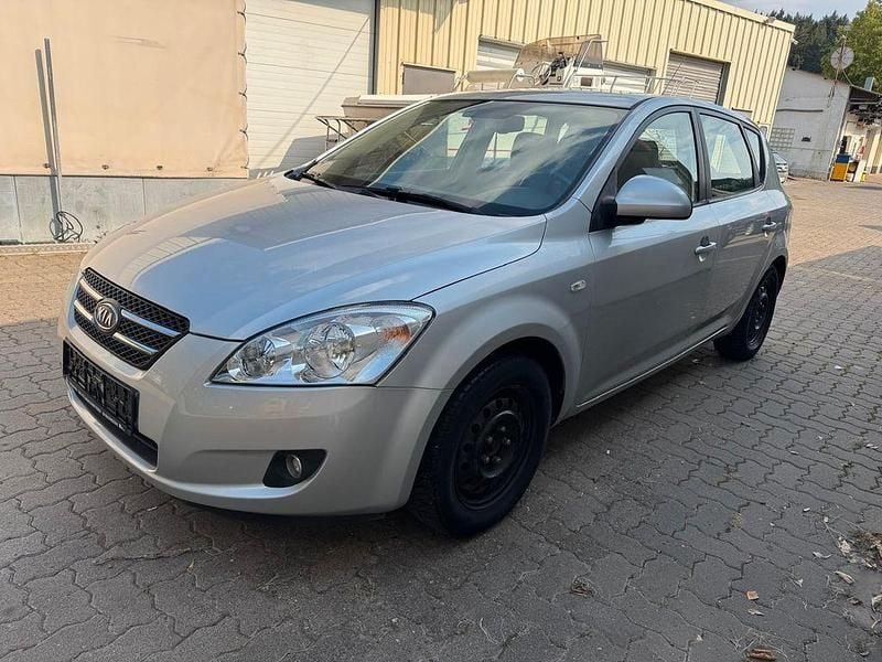 Gebraucht Kia Ceed EX 109 PS (80 kW) 2007 Silber Kleinwagen