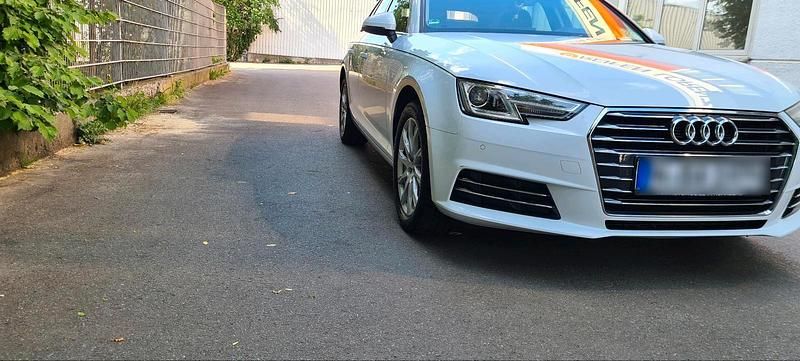 Gebraucht Audi A4 150 PS (110 kW) 2016 Weiß Kombi