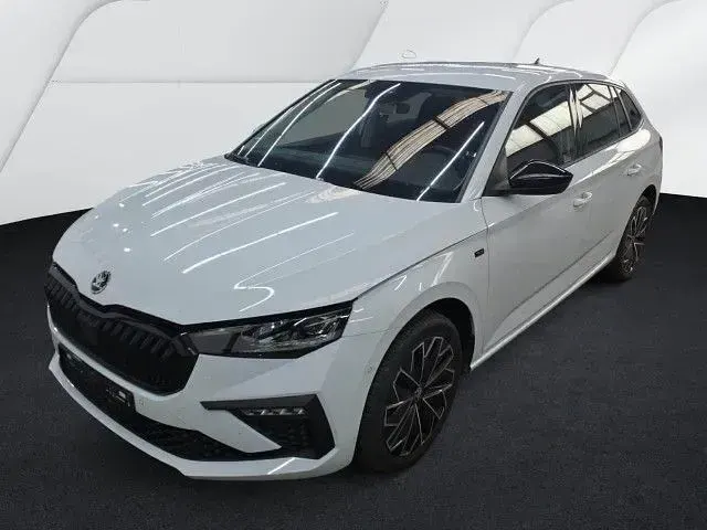 Gebraucht Skoda Scala Tour 150 PS (110 kW) 2025 Moonweiss metallic Kleinwagen