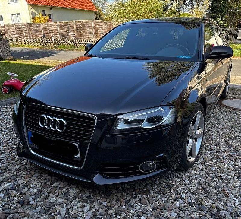 Schwarz Gebraucht 2011 Audi A3 Sportback S-Line Limousine | 7.300 € (Fairer Preis) - Bild 1/4