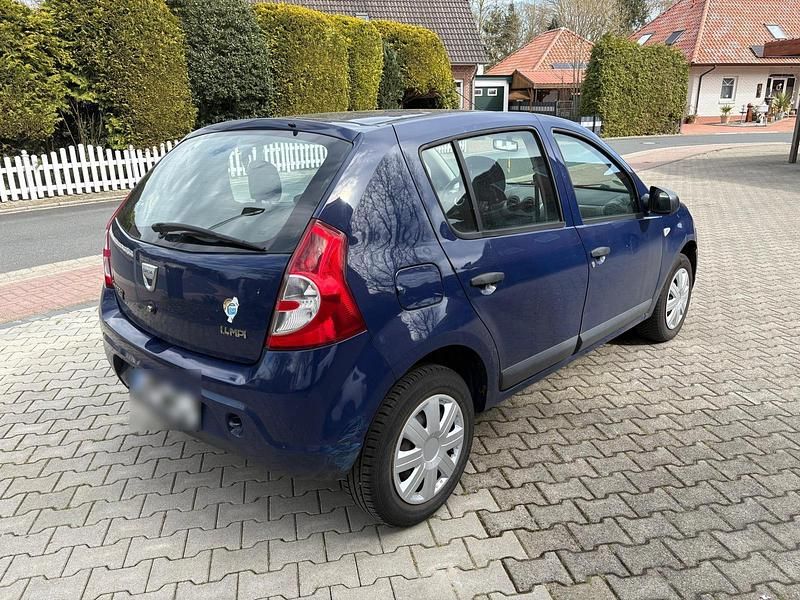 Gebraucht Dacia Sandero 74 PS (54 kW) 2009 Blau Kleinwagen