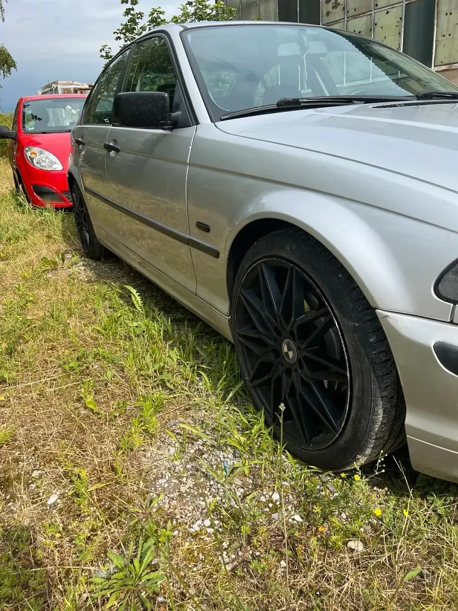 Gebraucht BMW 318 Basis 118 PS (86 kW) 1999 Silber Limousine