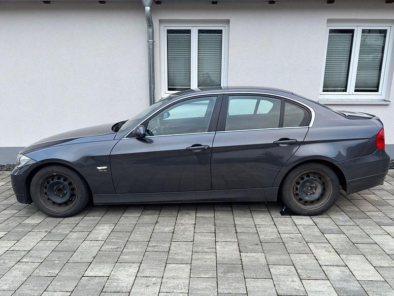Gebraucht BMW 325 218 PS (160 kW) 2005 Grau Limousine