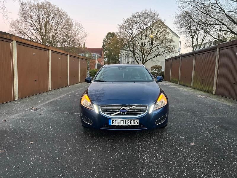 Gebraucht Volvo V60 Ocean Race 119 PS (87 kW) 2013 Blau Kombi