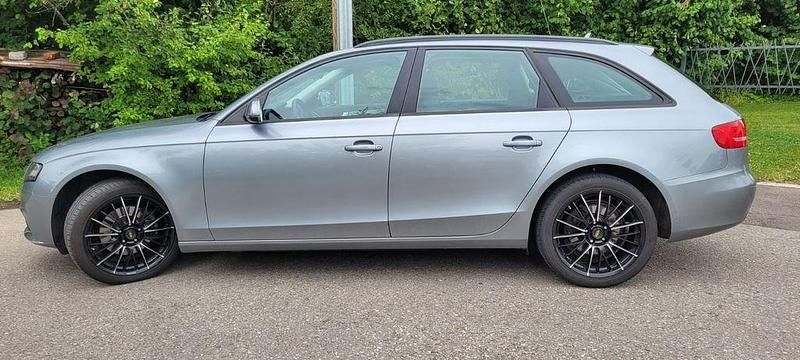 Grau Gebraucht 2011 Audi A4 Kombi | 7.400 € (Fairer Preis) - Bild 1/4