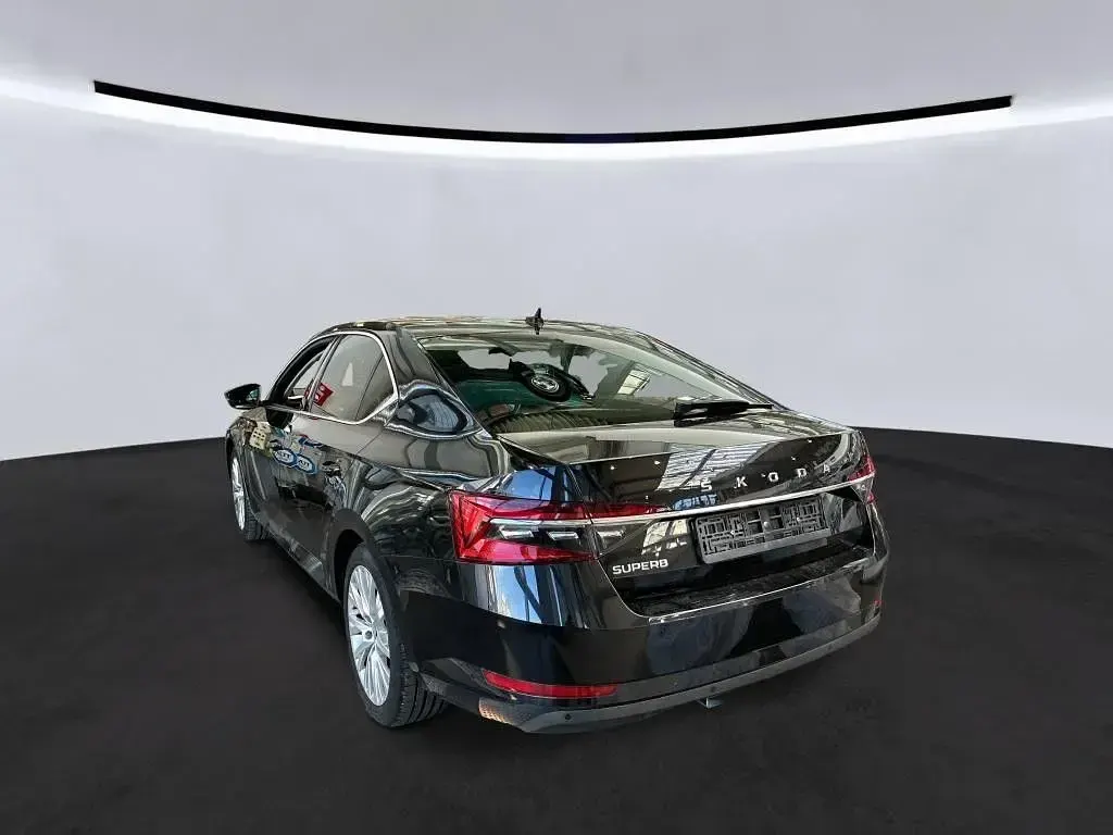 Gebraucht Skoda Superb Style 150 PS (110 kW) 2023 Schwarz Limousine