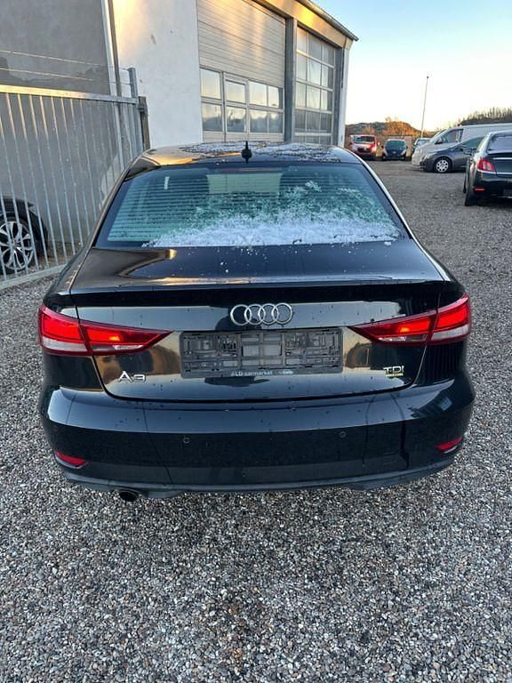 Gebraucht Audi A3 116 PS (85 kW) 2017 Schwarz Limousine