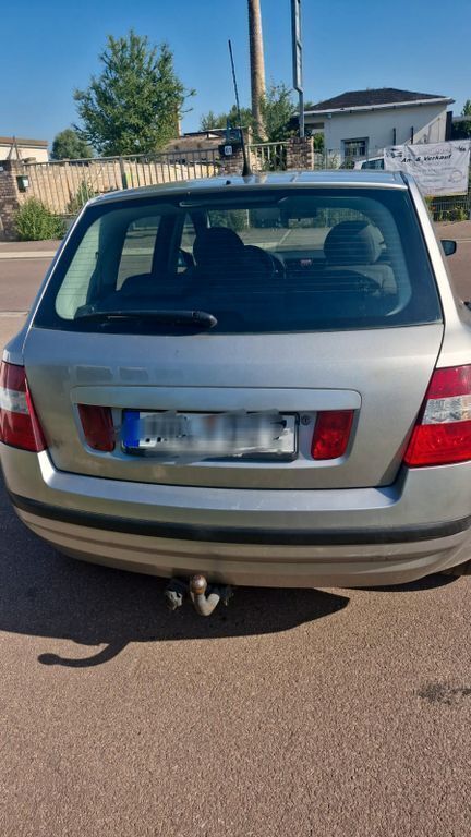 Silber Gebraucht 2002 Fiat Stilo Active Limousine | 700 € (Guter Preis) - Bild 1/2