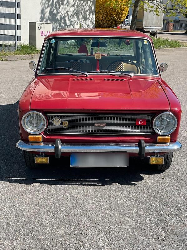 Rot Gebraucht 1973 Fiat 124 Limousine | 11.000 € - Bild 1/4