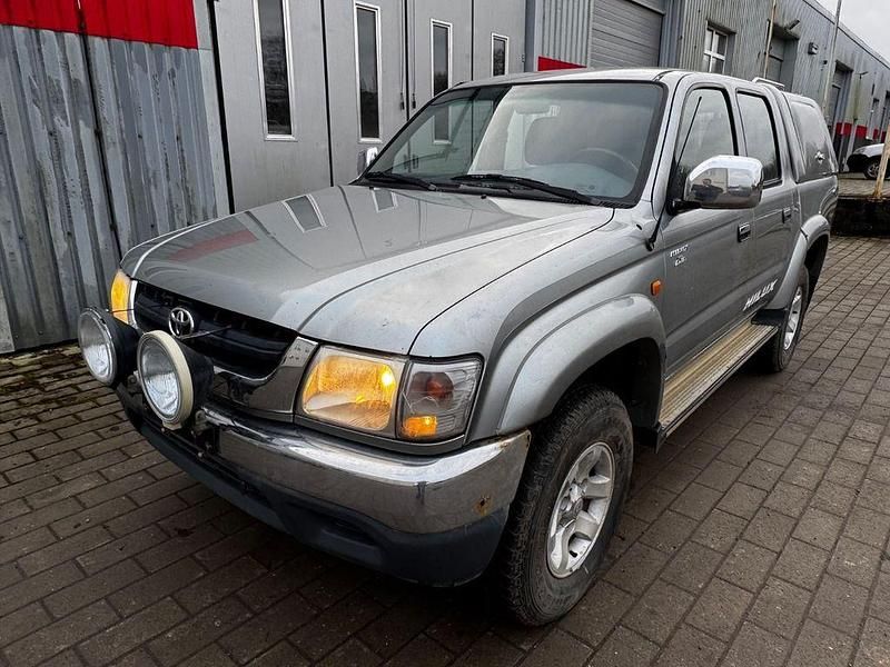 Grau Gebraucht 2004 Toyota HiLux Abholung | 9.920 € - Bild 1/4