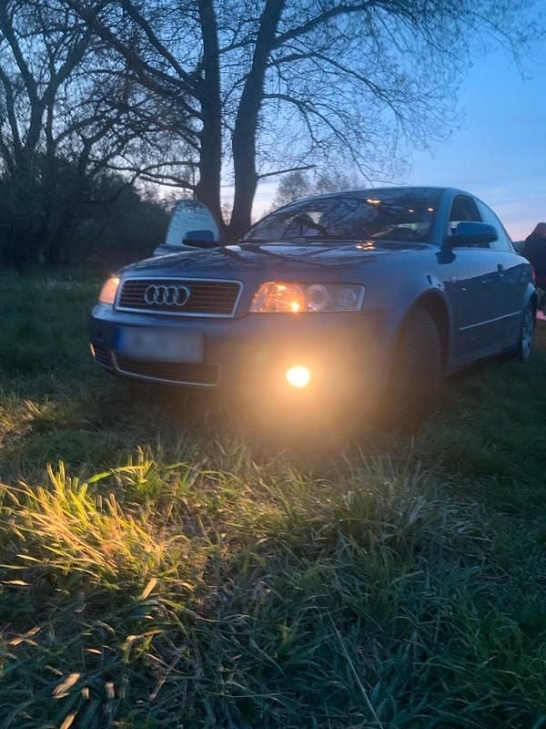 Gebraucht Audi A4 130 PS (95 kW) 2002 Blau Limousine